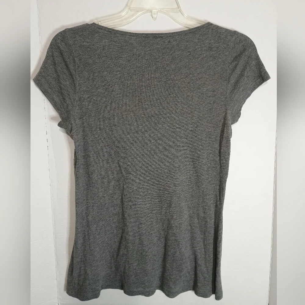 LOFT Gray Fitted Baby Doll Ribbed Cap Sleeve Blouse Size Medium - Picture 2 of 4
